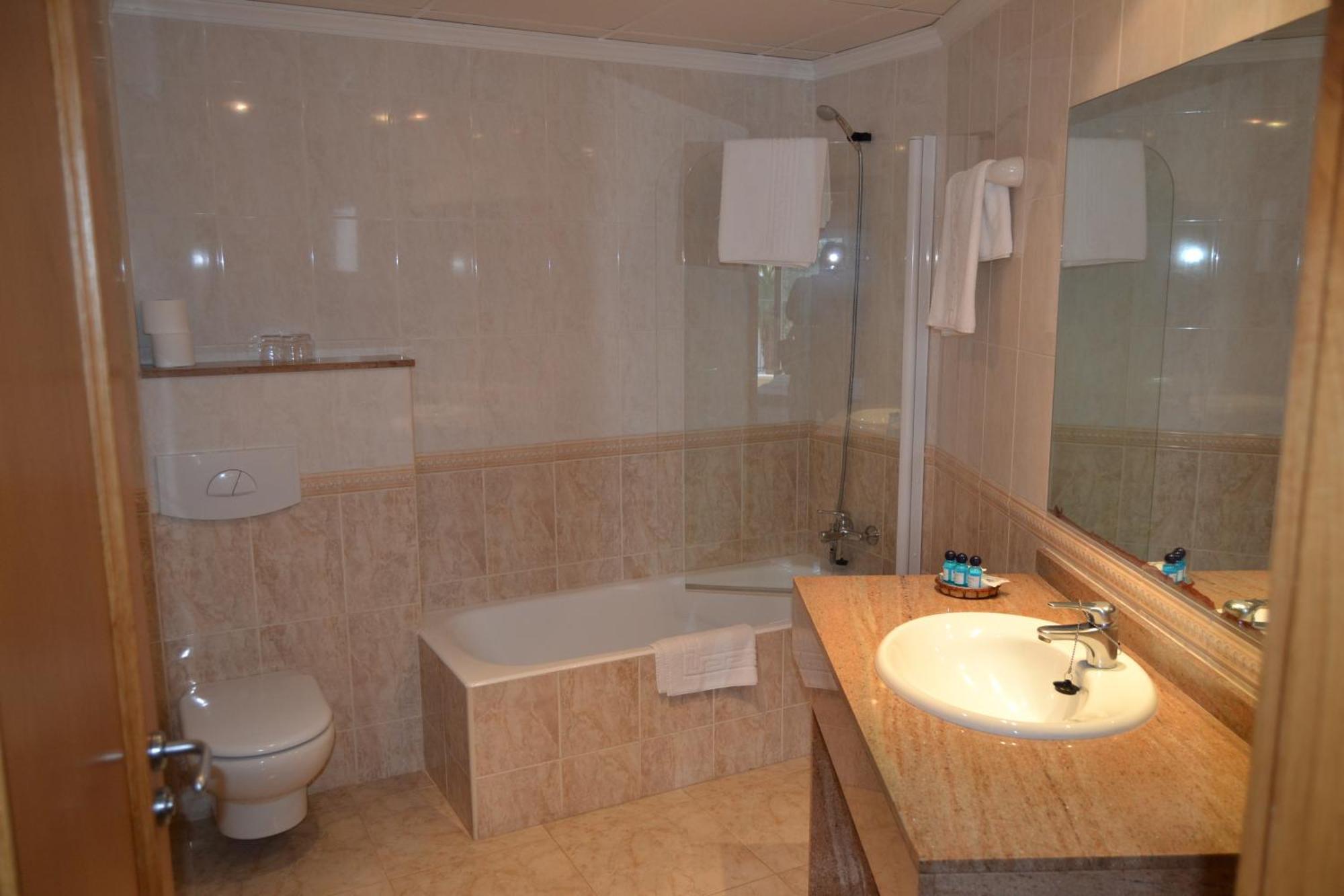 Hostal Leo D'Or Cala D´Or Екстериор снимка