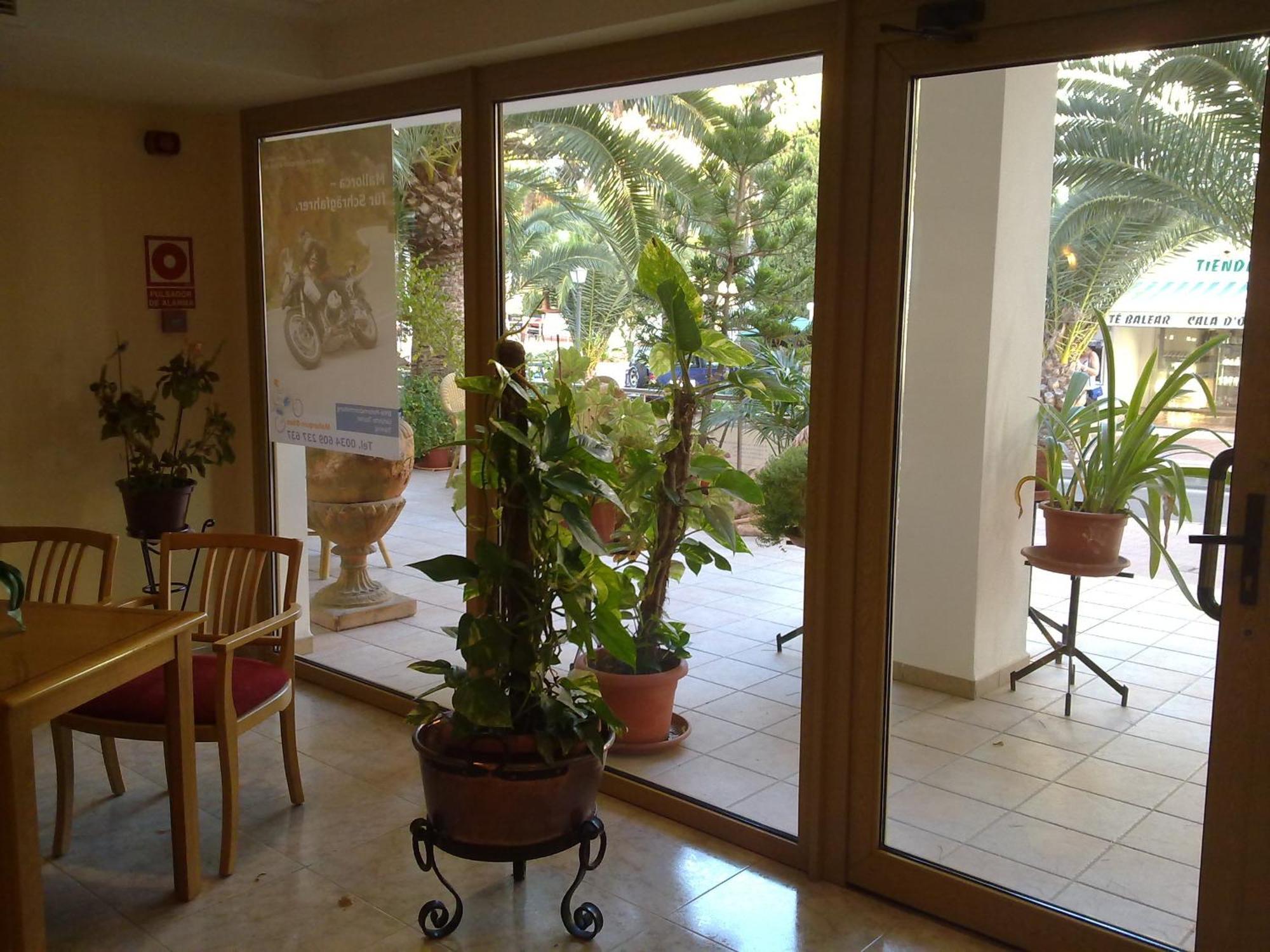 Hostal Leo D'Or Cala D´Or Екстериор снимка
